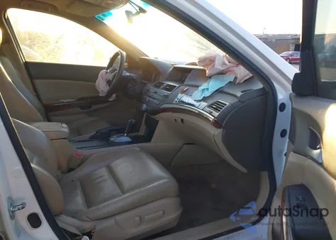 2010 Honda Accord 3.5 Ex-L z USA, uszkodzony, nr VIN 1HGCP3F83AA007500